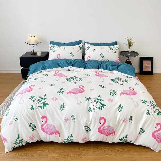 LUNAHOME Single size, 4-piece a stunning pink flamingo design set against a white background with touches of pink.