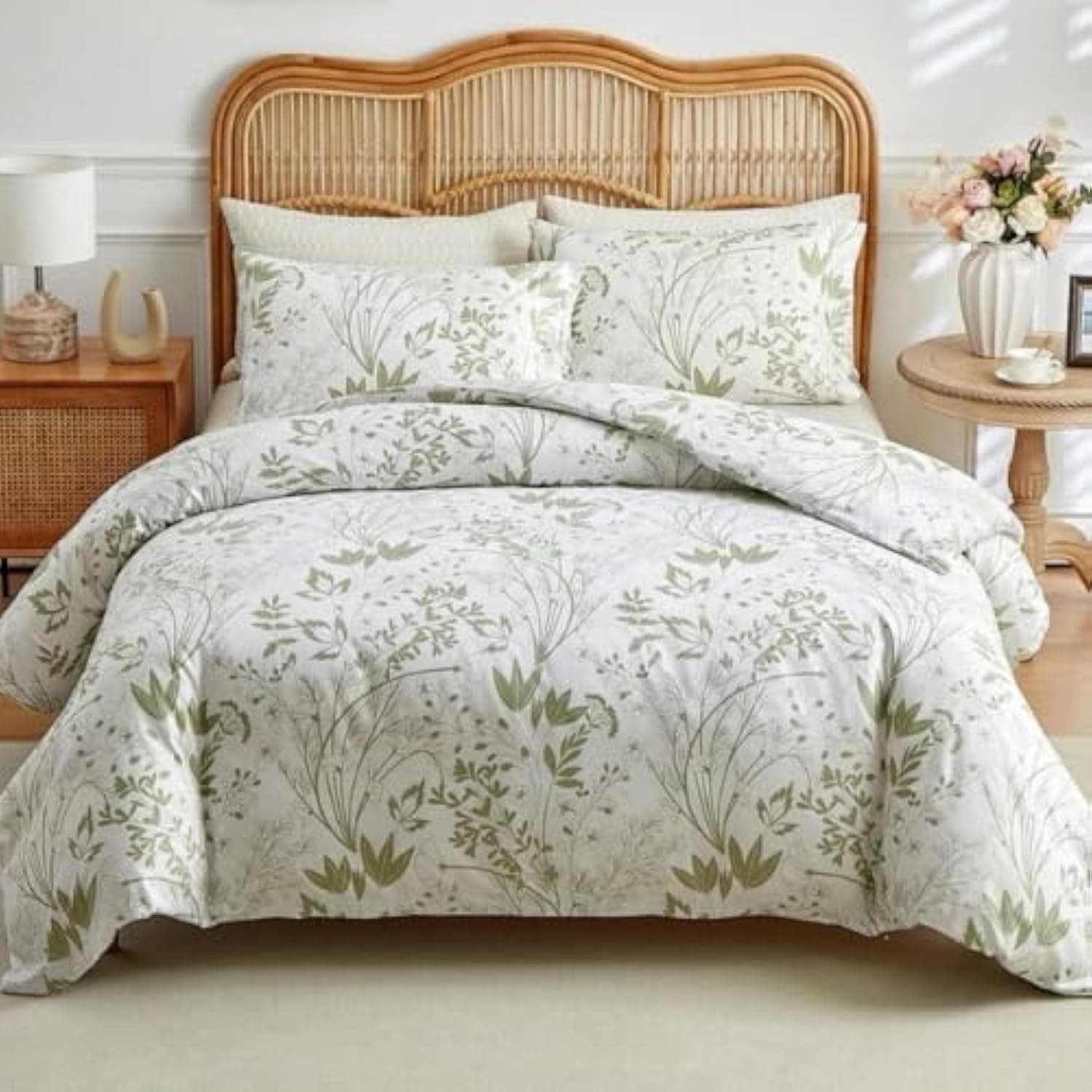 LUNAHOME Queen Size 6 pieces, duvet cover set, green plant leaf design.